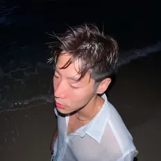 Poslechněte si interpreta RVA ☉, sledujte hudební videa, přečtěte si životopis, podívejte se na data turné a další informace.