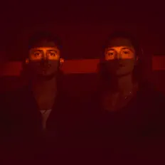 SOMMERS (UK) सुनें, म्यूज़िक वीडियो देखें, बायो पढ़ें, दौरे की तारीखें और बहुत कुछ देखें!