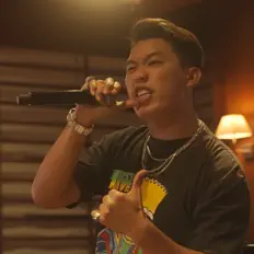 收听 Lee-Rocka、观看音乐视频、阅读小传、查看巡演日期等 ！