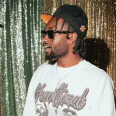 Luister naar Xox.Heartbreak, bekijk muziekvideo's, lees de bio, bekijk de tourdata, en meer!