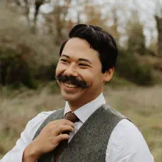 Nathaniel Santa Cruzを聴いたり、ミュージックビデオを鑑賞したり、経歴やツアー日程などを確認したりしましょう！