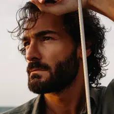 聆聽 Mostafa Abedini、觀看音樂影片、閱讀小傳、查看巡演日期等！
