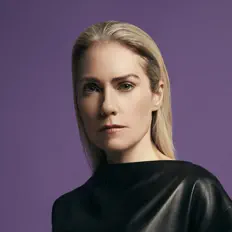 Emily Saundersを聴いたり、ミュージックビデオを鑑賞したり、経歴やツアー日程などを確認したりしましょう！