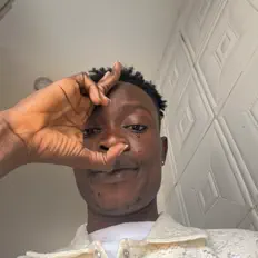 Poslechněte si interpreta Phantom7, sledujte hudební videa, přečtěte si životopis, podívejte se na data turné a další informace.