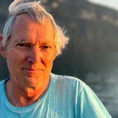 John Wolf Brennan을(를) 듣고, 뮤직 비디오를 보고, 약력을 읽고, 투어 일정 등을 확인하세요!