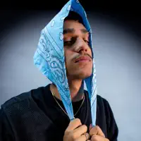 Ascolta undefined, guarda video musicali, leggi la biografia, vedi le date del tour & altro!