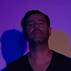 Poslechněte si interpreta Dani K, sledujte hudební videa, přečtěte si životopis, podívejte se na data turné a další informace.