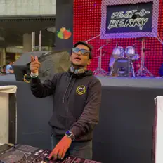 Ascolta PRNV, guarda video musicali, leggi la biografia, vedi le date del tour & altro!