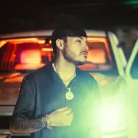 Luister naar undefined, bekijk muziekvideo's, lees de bio, bekijk de tourdata, en meer!