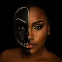 聆聽 undefined、觀看音樂影片、閱讀小傳、查看巡演日期等！