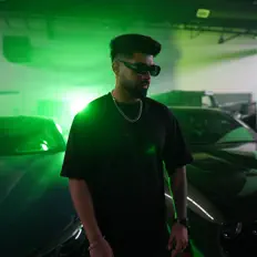 Hör dir The DV an, schau dir Musikvideos an, lies die Biografie, finde Tourdaten und mehr!