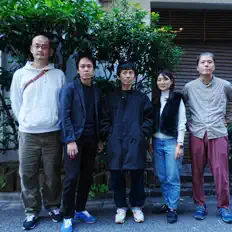 Dengarkan Sophomores, tonton video musik, baca bio, lihat tanggal tur & lainnya!