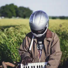 收听 Spc.Gh.st、观看音乐视频、阅读小传、查看巡演日期等 ！