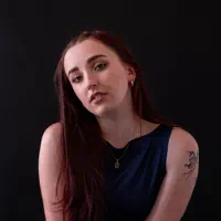 Hör dir undefined an, schau dir Musikvideos an, lies die Biografie, finde Tourdaten und mehr!