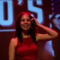 聆聽 undefined、觀看音樂影片、閱讀小傳、查看巡演日期等！