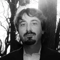 Poslechněte si interpreta muganni, sledujte hudební videa, přečtěte si životopis, podívejte se na data turné a další informace.