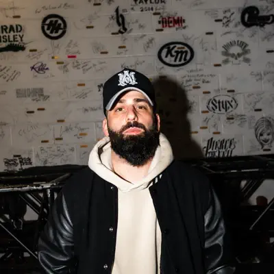 Listen to Vinny Vibe, watch music videos, read bio, see tour dates & more!