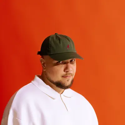 Listen to Валик, watch music videos, read bio, see tour dates & more!
