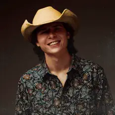 Écoutez John Foster, regardez des vidéoclips, lisez la biographie, consultez les dates de tournée et plus encore !