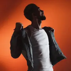 Escucha a Tash, mira videos musicales, lee su biografía, consulta las fechas de las gira y más.