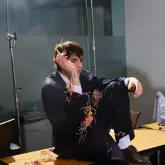 Dark Hardyを聴いたり、ミュージックビデオを鑑賞したり、経歴やツアー日程などを確認したりしましょう！