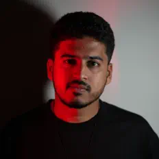 Ouça VYAPI, assista a videoclipes, leia a biografia, veja as datas das turnês e mais!