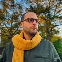 Ascolta undefined, guarda video musicali, leggi la biografia, vedi le date del tour & altro!