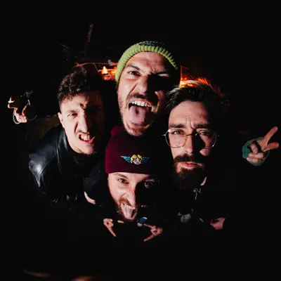 Listen to El Duende Callejero, watch music videos, read bio, see tour dates & more!
