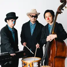 Dengarkan H ZETTRIO, tonton video musik, baca bio, lihat tanggal tur & lainnya!
