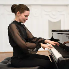 聆聽 Sophia Weidemann、觀看音樂影片、閱讀小傳、查看巡演日期等！