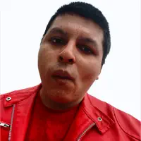 Escucha a undefined, mira videos musicales, lee su biografía, consulta las fechas de las gira y más.