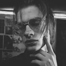 收听 MR. LORB、观看音乐视频、阅读小传、查看巡演日期等 ！