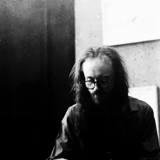 收听 Davidsson、观看音乐视频、阅读小传、查看巡演日期等 ！