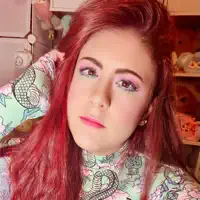 undefined dinle, müzik videolarını izle, biyografisini oku, tur tarihlerini ve daha fazlasını gör!