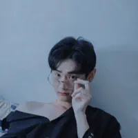 Escucha a undefined, mira videos musicales, lee su biografía, consulta las fechas de las gira y más.