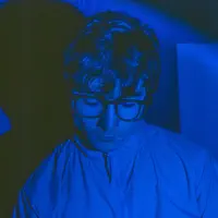 聆聽 undefined、觀看音樂影片、閱讀小傳、查看巡演日期等！