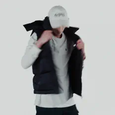 Luister naar KRŸSS, bekijk muziekvideo's, lees de bio, bekijk de tourdata, en meer!