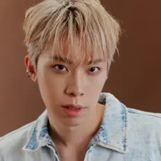 Dengarkan 李晉瑋G.WeiLee, tonton video musik, baca bio, lihat tanggal tur & lainnya!