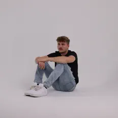 Poslechněte si interpreta JoeyIsFire, sledujte hudební videa, přečtěte si životopis, podívejte se na data turné a další informace.