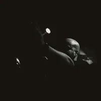 Escucha a undefined, mira videos musicales, lee su biografía, consulta las fechas de las gira y más.