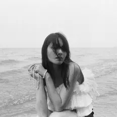 Oona Kyung을(를) 듣고, 뮤직 비디오를 보고, 약력을 읽고, 투어 일정 등을 확인하세요!