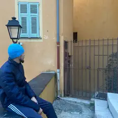 Poslechněte si interpreta Bratso, sledujte hudební videa, přečtěte si životopis, podívejte se na data turné a další informace.