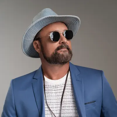 Listen to Leo Estakazero, watch music videos, read bio, see tour dates & more!