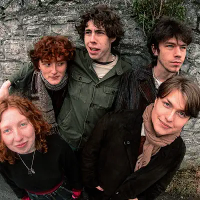 Listen to Arabú, watch music videos, read bio, see tour dates & more!