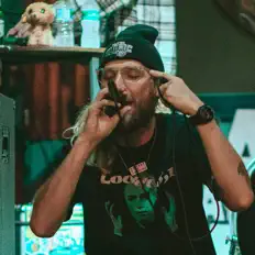 收听 Jade Koth、观看音乐视频、阅读小传、查看巡演日期等 ！