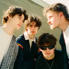 收听 SOAP、观看音乐视频、阅读小传、查看巡演日期等 ！