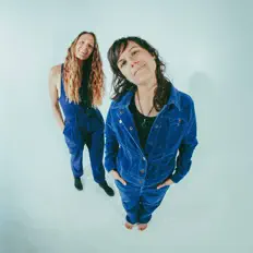 Ouve Salt & Steel, vê vídeos de música, lê a biografia, vê as datas da digressão e muito mais!