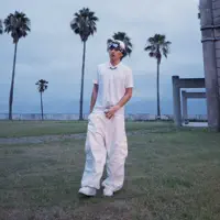 undefined सुनें, म्यूज़िक वीडियो देखें, बायो पढ़ें, दौरे की तारीखें और बहुत कुछ देखें!