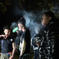 Poslechněte si interpreta Lil Dev, sledujte hudební videa, přečtěte si životopis, podívejte se na data turné a další informace.