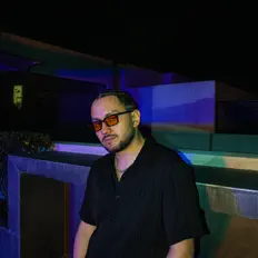 Ascolta Kevin Gi, guarda video musicali, leggi la biografia, vedi le date del tour & altro!